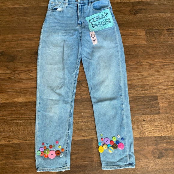 BDG Girlfriend High Rise Cropped Jeans - Picture 3 of 7